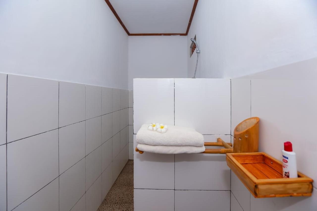 Radika House Apartment Gili Trawangan Bagian luar foto
