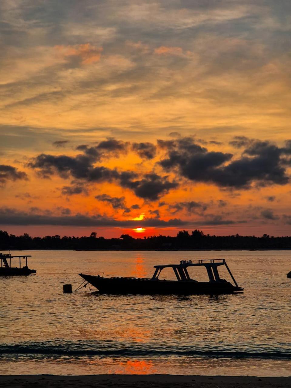 Radika House Apartment Gili Trawangan Bagian luar foto